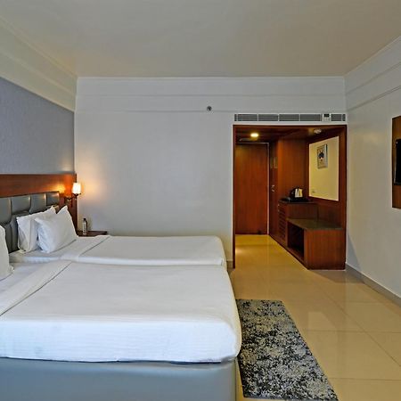 Palette Madhapur Hotel Hyderabad Bagian luar foto